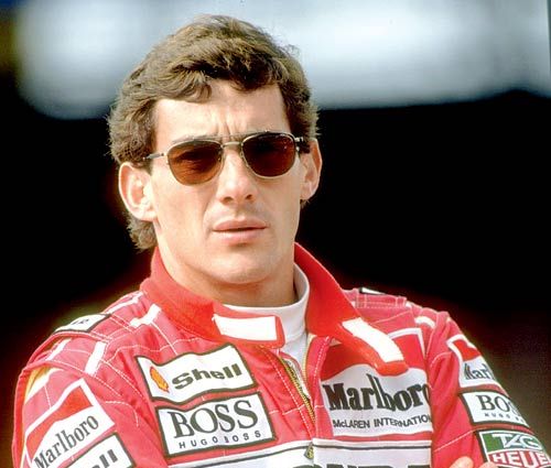 Senna con gafas de sol