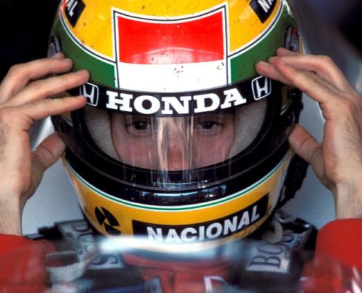 Senna con el casco