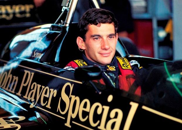 Senna líder de las carreras