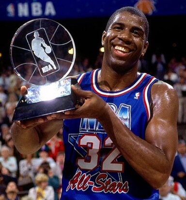 Magic Johnson con el Premio a MVP del All Star de 1992