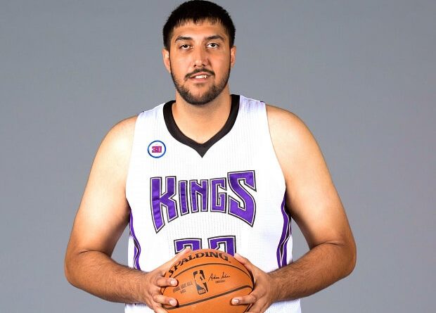Sim Bhullar, el Gigante efímero indio de la NBA